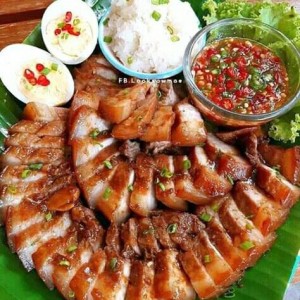 CẦN TUYỂN GẤP CHỊ NẤU ĂN , GIẶT ĐỒ , Ở LẠI TẠI QUẬN 7.