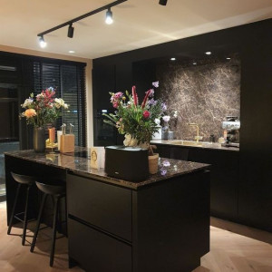 Em tuyển chị giúp việc cho nhà Bác Sĩ ở Quận 10.