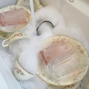 CẦN TUYỂN CÔ GIÚP VIỆC NHÀ ĂN Ở LẠI – LƯƠNG 10 TRIỆU