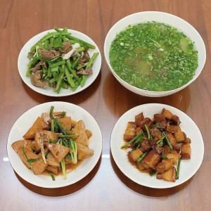 Em cần tìm gấp chị tạp vụ chuyên dọn dẹp : 0978609760(có zalo)