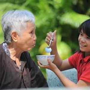 Em cần tuyển chị chăm sóc bà 90 tuổi bao ăn ỏ tại quận 6.