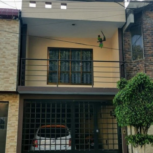 Tìm chị giúp việc. -Gia đình có 3 người, ở nhà tại quận 5.