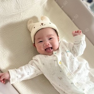 Cần tuyển chị chăm sóc em bé ở lại.