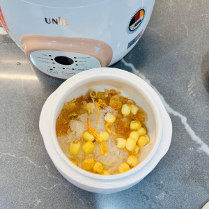 Gia đình em tuyển gấp 1 cô giúp việc nhà người miền Nam  ở quận 5 lương 11 triệu.