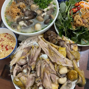 Bên em đang cần tuyển gấp 1 chị gái giúp việc làm ở lại tại gần Chợ Tân Bình.