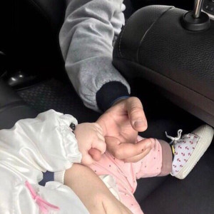 Tìm chị bảo mẫu, cần chị thương em bé là được, làm bao ăn ở. Chăm em bé  5 tháng tuổi.