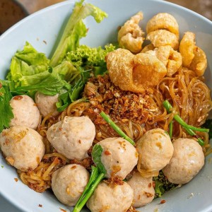 CẦN GẤP 02 BẠN LÀM CHUNG Ở BÌNH TÂN (BAO ĂN Ở LẠI)