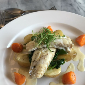 LƯƠNG 10 TRIỆU CẦN CÔ GIÚP VIỆC NHÀ Ở LẠI VỚI GIA ĐÌNH