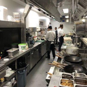 📢 TUYỂN GẤP NAM PHỤ BẾP NHÀ HÀNG – Ở LẠI QUẬN 3