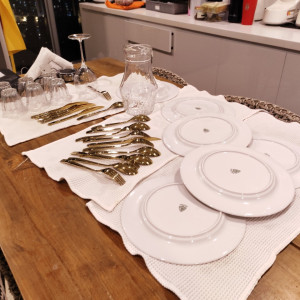 Tuyển gấp chị giúp việc lương 15 triệu cho gia đình nước ngoài bao ăn ở lại