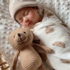 Em Cần Chị Chăm Em Bé 3 Tháng Tuổi, Tìm Chị Nhìn Phúc Hậu, Thương Em Bé.
