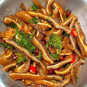 tuyển chị chăm bé bao ăn ở