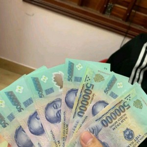 Sáng Em Tìm Chị Đến Giúp Việc Nhà Cho Gia Đình