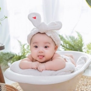 NHÀ 2 VỢ CHỒNG VÀ 1 BÉ CẦN CHỊ CHUYÊN CHĂM BÉ 7 THÁNG  LƯƠNG 10 TRIỆU BAO ĂN Ở