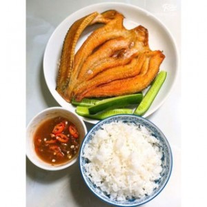 GẤP GẤP CẦN TUYỂN CHỊ NẤU ĂN NGON BAO ĂN Ở LẠU TẠI GÒ VẤP.