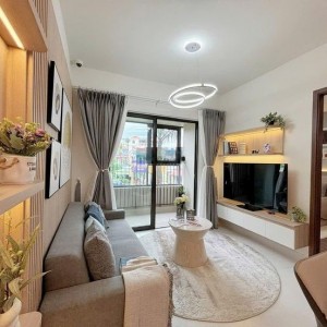 NHÀ EM 2 VỢ CHỒNG BÉ 1 TUỔI CẦN TUYỂN CHỊ GIÚP VIỆC NHÀ PHỤ BÉ.