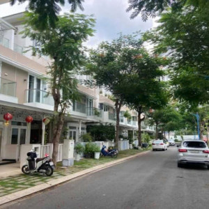 𝑻𝒖𝒚𝒆̂̉𝒏 𝑮𝒂̂́𝒑 𝑪𝒐̂ 𝑮𝒊𝒖́𝒑 𝑽𝒊𝒆̣̂𝒄 𝑵𝒉𝒂̀ 𝑻𝒂̣𝒊 𝑲𝒉𝒖 𝑻𝒉𝒆 𝑽𝒊𝒍𝒍𝒂𝒔 𝑮𝒂𝒓𝒍𝒂𝒏𝒅 𝑸𝒖𝒂̣̂𝒏 9