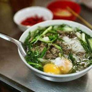 Cần tuyển gấp 2 chị trẻ phụ quán phở làm đi về ở chung cư Bình Thạnh