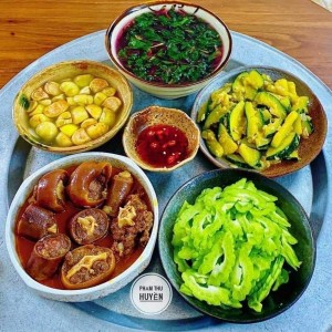 NHÀ EM ĐƠN CHIẾC CẦN TUYỂN CÔ GIÚP VIỆC Ở LẠI TẠI QUẬN 3 : 0978609760