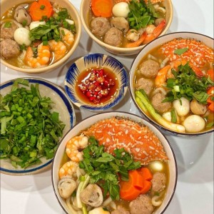 TUYỂN GẤP CHỊ CHĂM SÓC BÀ : 0978609760 ( có zalo)