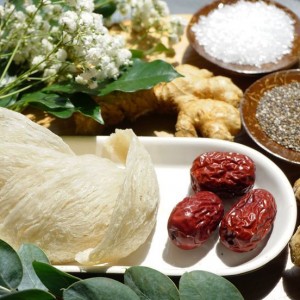 CẦN TUYỂN NGƯỜI CHĂM SÓC BÀ NẰM MỘT CHỖ