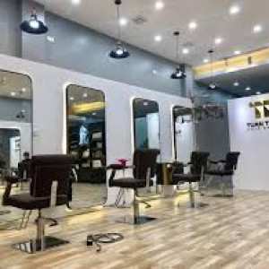 Em đang cần tuyển 3 nhân viên – học viên làm ăn ở lại cho Salon Tóc.