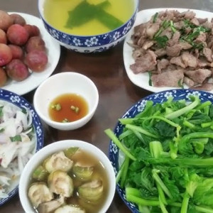 Vợ chồng cần tìm chị đến giúp việc nhà nội trợ