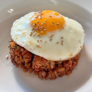 EM ĐANG CẦN TÌM GẤP MỘT CHỊ CHĂM BÀ 85 TUỔI – BAO ĂN Ở