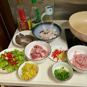 Tuyển chị giúp việc, nhà 2 cô chú giáo viên về hưu ở quận 10.