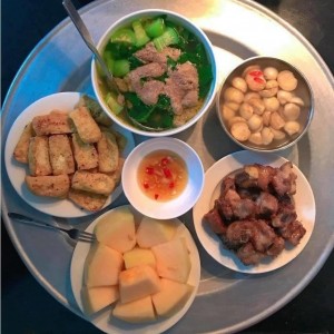 Tìm Gấp Chị Phụ Bếp Căn Teen Trường Học Dĩ An Bình Dương