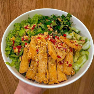 TUYỂN 5 NHÂN VIÊN PHỤ QUÁN CHAY – QUẬN 2