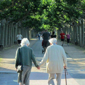 BÀ 67 TUỔI, CẦN CÔ VỀ CHĂM SÓC LƯƠNG 13 TRIỆU Ở QUẬN 3