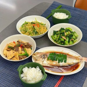 Cần tuyển cô chăm sóc ông tại phú giáo bình dương: 0978609760( có zalo)