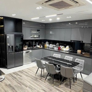 Cần tuyển gấp chị giúp việc nhà ở lại tại quận 1 ; 0978609760