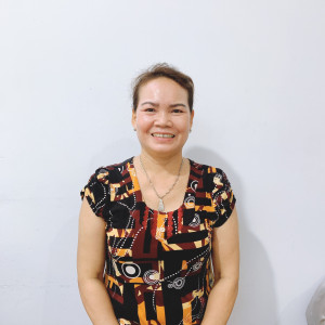 Cô Oanh, sinh 1969, quê Sóc Trăng - Cô tìm việc: Chuyên chăm bệnh.