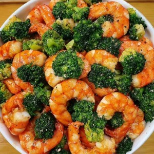 CẦN TUYỂN GẤP CÔNG VIỆC ĐI VỀ QUẬN 4 : 0978609760