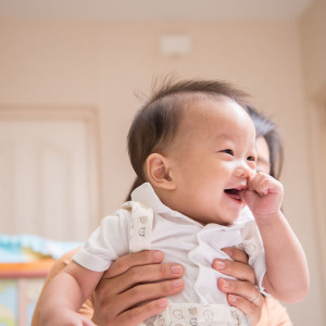 Gia Đình Cần Chị Chăm Bé Lương 13 Triệu