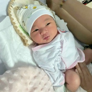 CẦN CÔ CHĂM BÉ SƠ SINH – Ở LẠI QUẬN 4