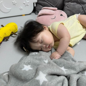 CẦN GẤP CHỊ CHĂM BÉ 6 THÁNG Ở QUẬN 4 LÀM ĂN Ở LẠI.