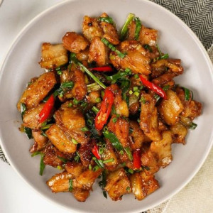 TUYỂN CHỊ GIÚP VIỆC NẤU ĂN NGON LÀM ĂN Ở LẠI QUẬN 6 LƯƠNG 10 TRIỆU