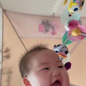 Vợ chồng em đang muốn tìm chị biết lo cho bé sơ sinh