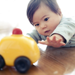 Vợ Chồng Cần Chị Chăm Bé 4 Tháng Tuổi