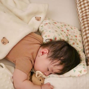 CẦN GẤP CÔ CHĂM BÉ Ở BÌNH DƯƠNG LƯƠNG 12 TRIỆU