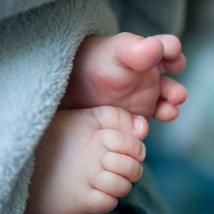 CẦN CÔ CHĂM BÉ 1 THÁNG TUỔI TẠI QUẬN 4 LƯƠNG 12 TRIỆU