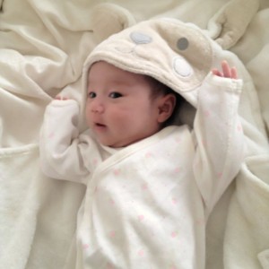 TUYỂN CÔ CHĂM BÉ 2 THÁNG Ở TÂN BÌNH