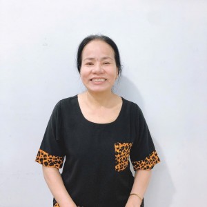 Chị Tư hiền lành chịu khó chuyên chăm người lớn tuổi giúp