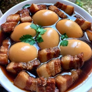 +Cần tuyển gấp chị giúp việc nhà cho gia đình 2 vợ chồng : 0978609760 ( có zalo)
