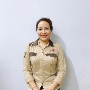 Cô Bình - Năm sinh: 1972 - Quê quán: TP.HCM - Việc phù hợp: giúp việc nhà, phụ chăm bé – Tạp vụ