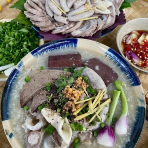 TUYỂN CÔ GIÚP VIỆC NẤU ĂN NGON – LƯƠNG 11 TRIỆU