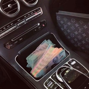 Hôm Nay Em Cần Chị Đến Giúp Việc Nhà Ở Lại